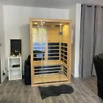 T2 Renove, Jaccuzi, Sauna, Sieges Massants, Jardin, Parking, Metro