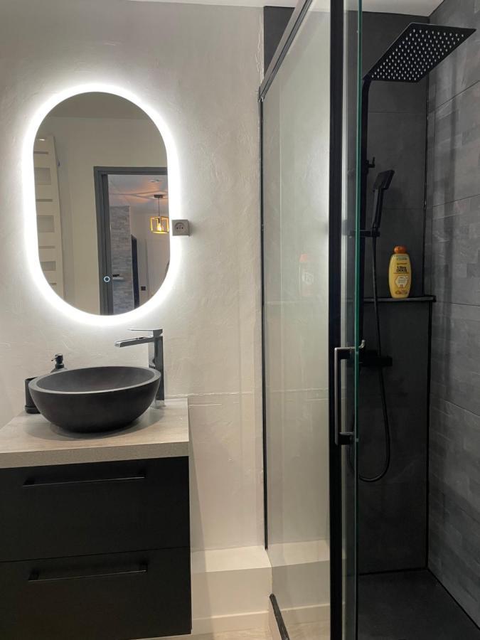 T2 Rénové, Jaccuzi, Sauna, Sièges Massants, Jardin, Parking, Métro *